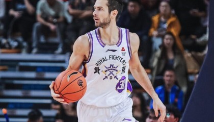 欧冠手机直播-官方：北控取消外援托马斯-基兹林克的注册；赛季场均仅4.3分