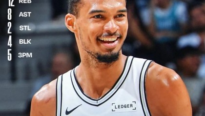 欧冠最新版-32+12+8！文班嘴瓢了！马刺要雪藏了